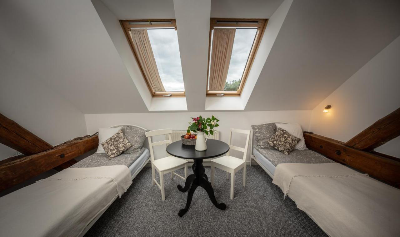 Mily Mlyn Apartment Lubrza  ภายนอก รูปภาพ