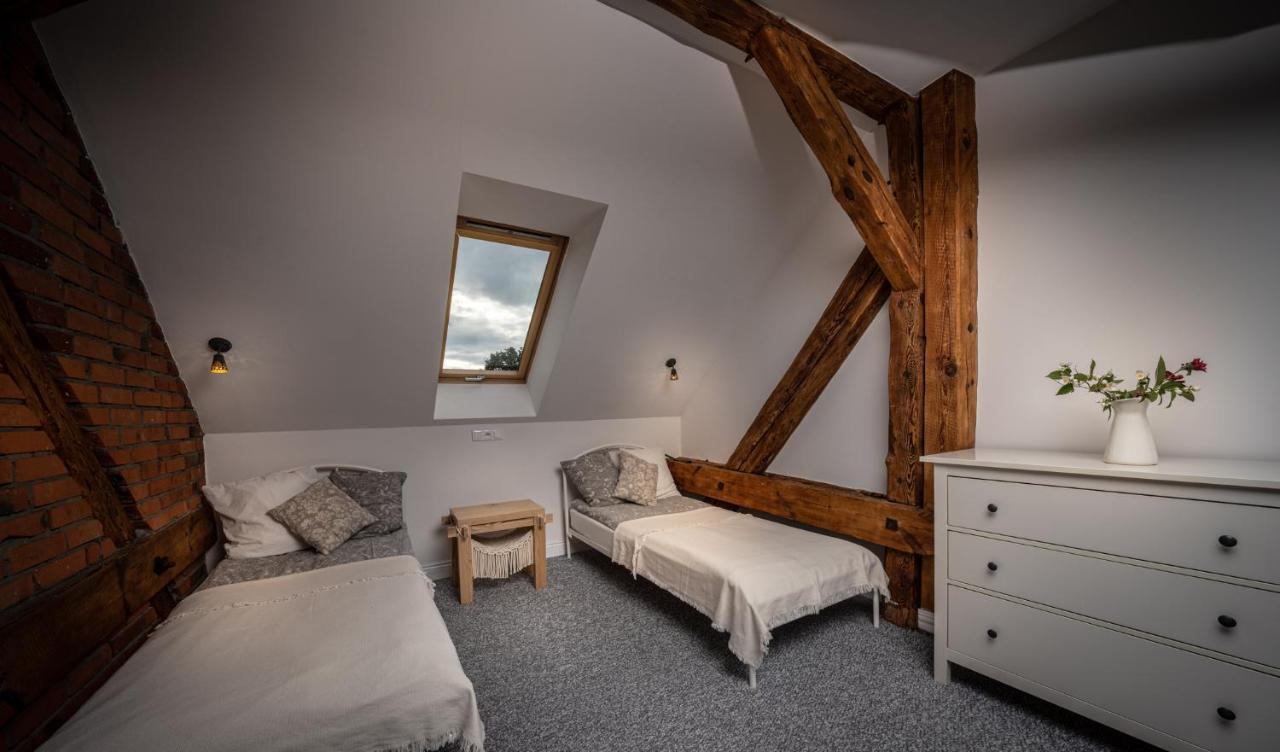 Mily Mlyn Apartment Lubrza  ภายนอก รูปภาพ