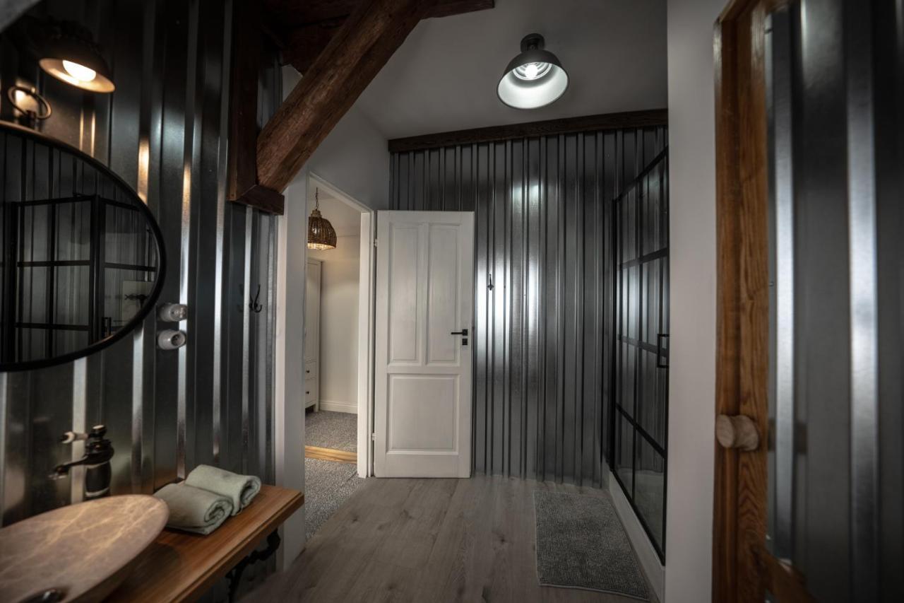 Mily Mlyn Apartment Lubrza  ภายนอก รูปภาพ