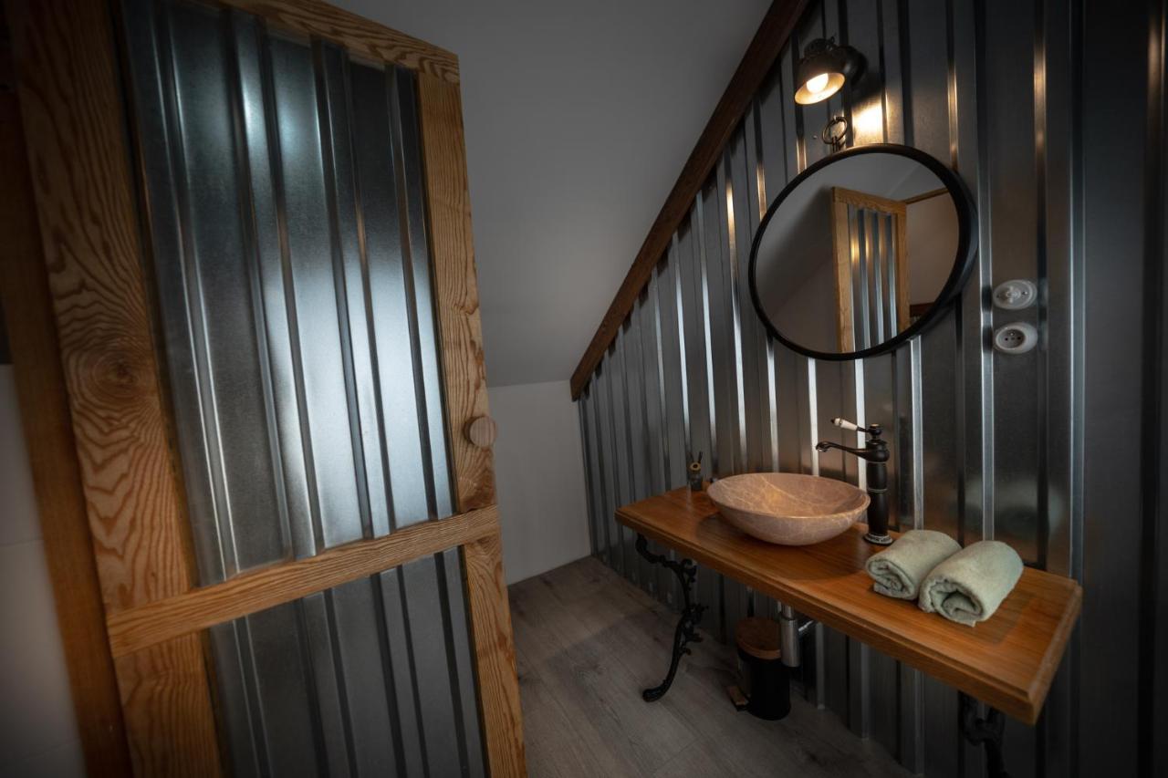 Mily Mlyn Apartment Lubrza  ภายนอก รูปภาพ