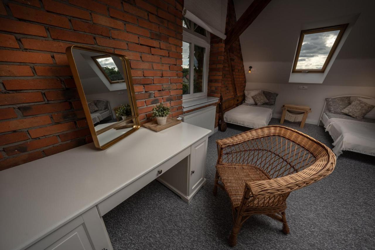 Mily Mlyn Apartment Lubrza  ภายนอก รูปภาพ
