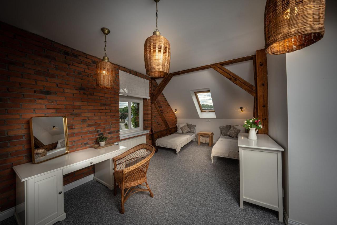 Mily Mlyn Apartment Lubrza  ภายนอก รูปภาพ